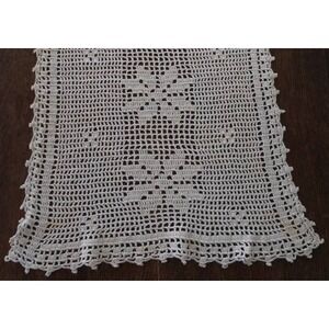 True Vintage Filet Crochet Lace Table Runner Ecru Cotton Poinsettia Floral 40"